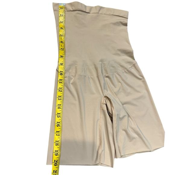 SPANX Shape My Day High-Waist Mid-Thigh Shorts - Picture 12 of 13